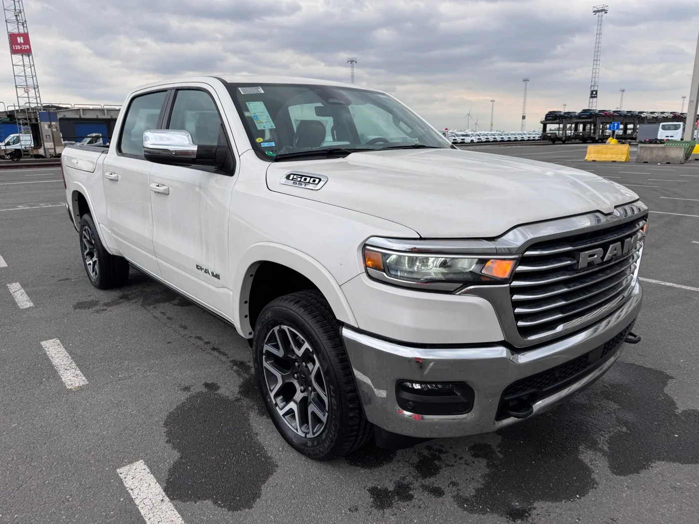 RAM 1500 Crew Cab Laramie 4x4